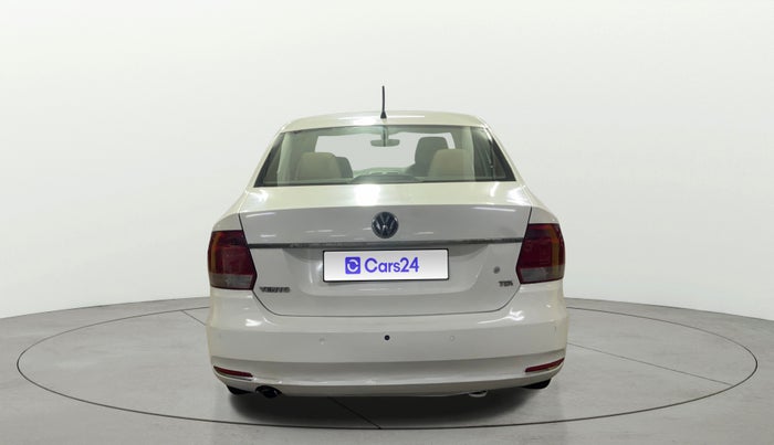 2017 Volkswagen Vento HIGHLINE 1.5 AT, Diesel, Automatic, 1,88,179 km, Back/Rear
