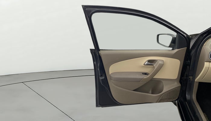 2014 Skoda Rapid ELEGANCE 1.6 MPI MT, Petrol, Manual, 51,774 km, LHS Front Door