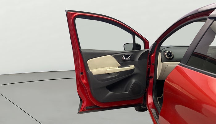 2018 Renault Captur PLATINE DIESEL DUAL TONE, Diesel, Manual, 1,03,432 km, LHS Front Door