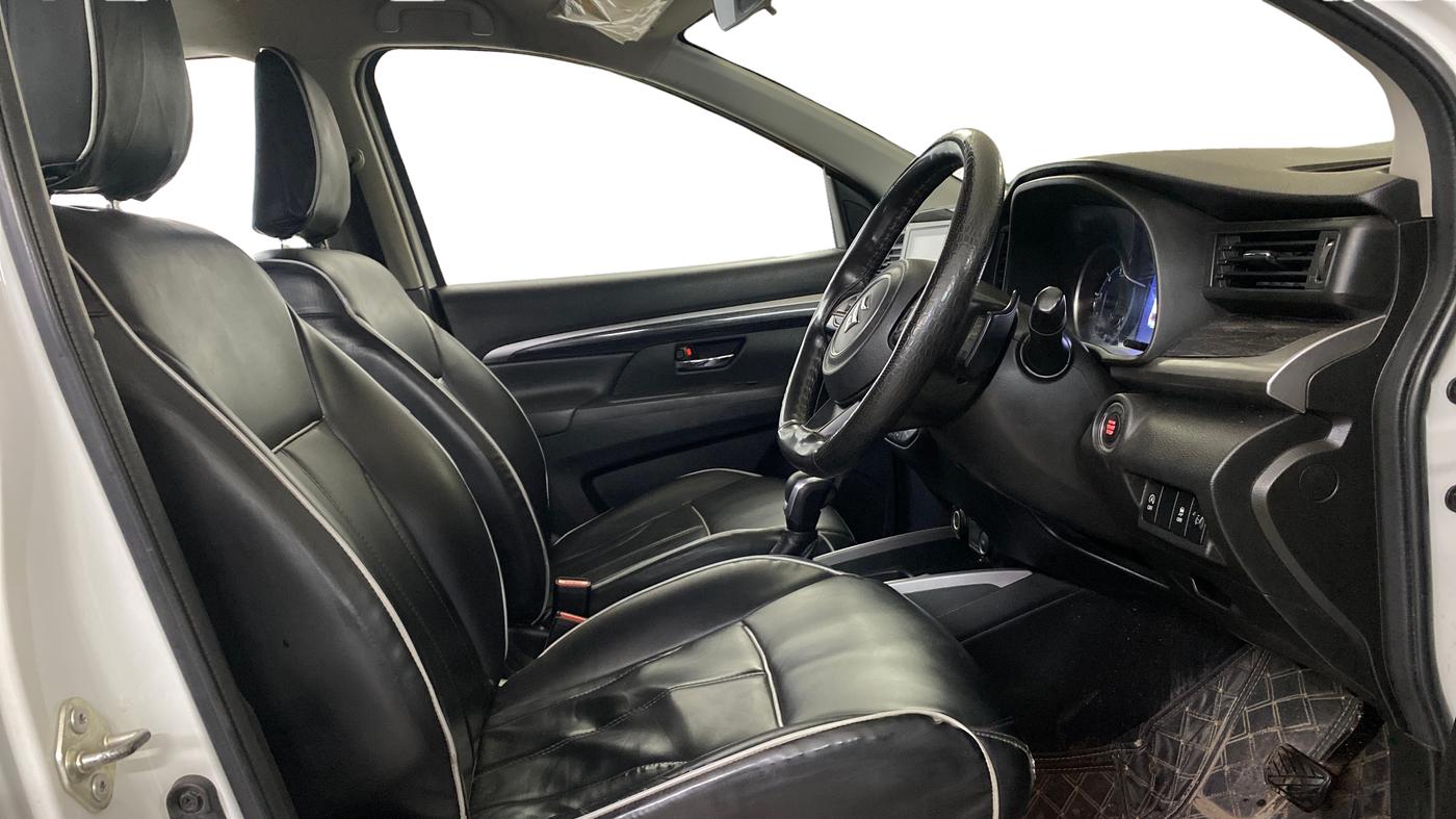 2023 Maruti XL6 ZETA AT, Petrol, Automatic, 81,155 km, Right Side Front Door Cabin