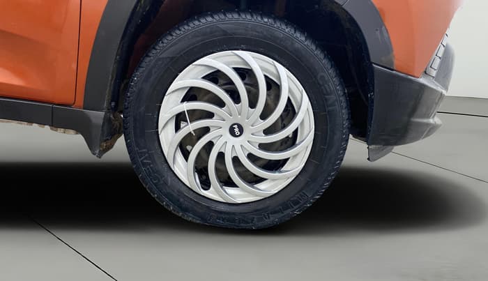 2016 Mahindra Kuv100 K4 PLUS D 6 STR, Diesel, Manual, 72,494 km, Right Front Wheel