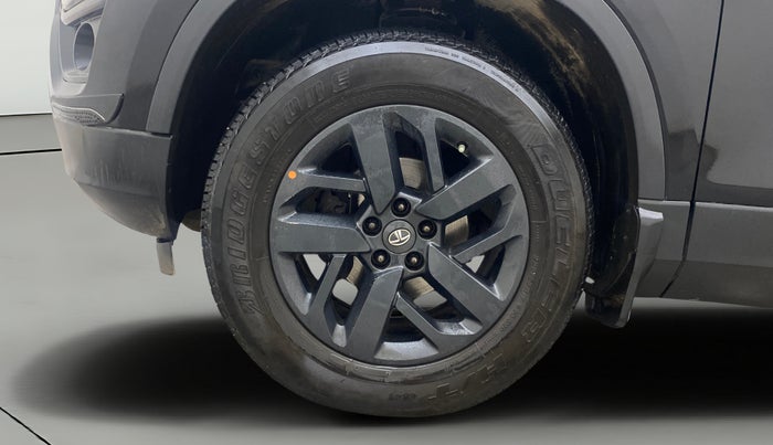 2020 Tata Harrier XZA PLUS 2.0L DARK EDITION, Diesel, Automatic, 1,15,220 km, Left Front Wheel