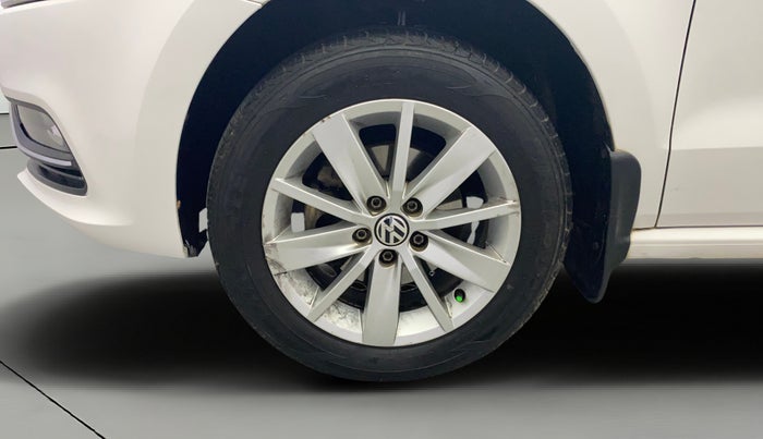 2016 Volkswagen Polo HIGHLINE1.2L, Petrol, Manual, 61,619 km, Left Front Wheel