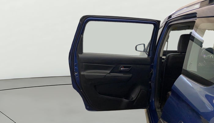 2019 Maruti XL6 ALPHA MT, Petrol, Manual, 29,872 km, LHS Rear Door