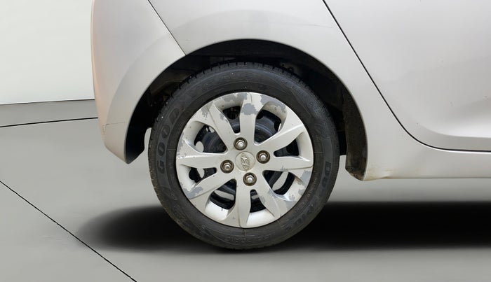 2017 Hyundai Eon MAGNA +, Petrol, Manual, 83,187 km, Right Rear Wheel