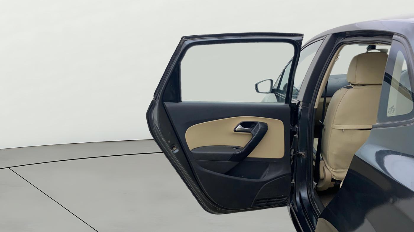 2018 Volkswagen Ameo HIGHLINE PLUS 1.5L AT 16 ALLOY, Diesel, Automatic, 1,09,907 km, LHS Rear Door