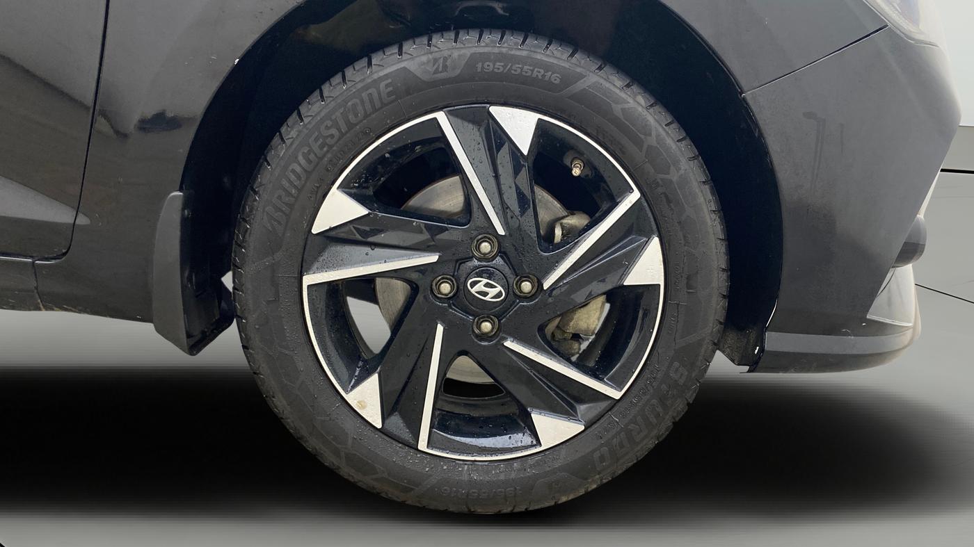 2022 Hyundai Verna SX (O) 1.0 TURBO DCT, Petrol, Automatic, 65,808 km, Right Front Wheel