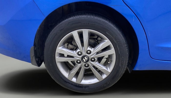 2017 Hyundai New Elantra 2.0 SX MT PETROL, Petrol, Manual, 48,625 km, Right Rear Wheel