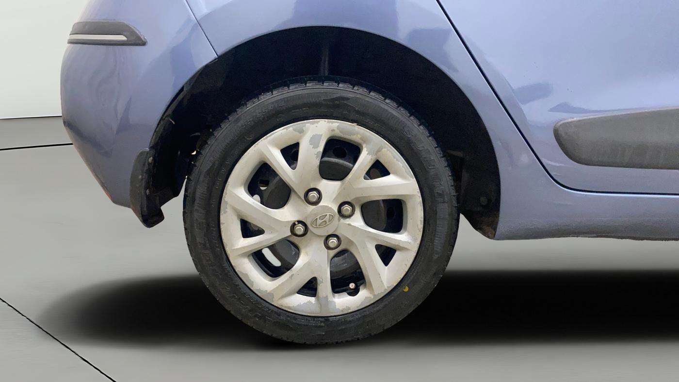 2017 Hyundai Grand i10 MAGNA 1.2 KAPPA VTVT, Petrol, Manual, 1,17,296 km, Right Rear Wheel