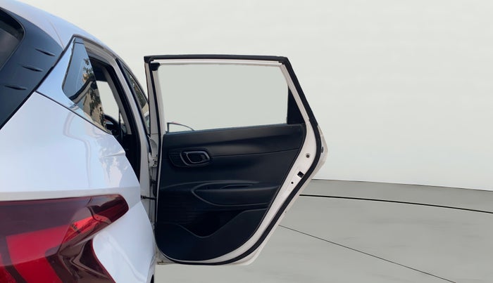 2023 Hyundai NEW I20 SPORTZ 1.2 MT, Petrol, Manual, 48,674 km, RHS Rear Door