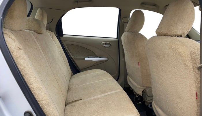 2017 Toyota Etios Liva V, Petrol, Manual, 55,771 km, Right Side Rear Door Cabin