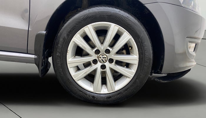 2013 Volkswagen Polo HIGHLINE DIESEL, Diesel, Manual, 86,369 km, Right Front Wheel