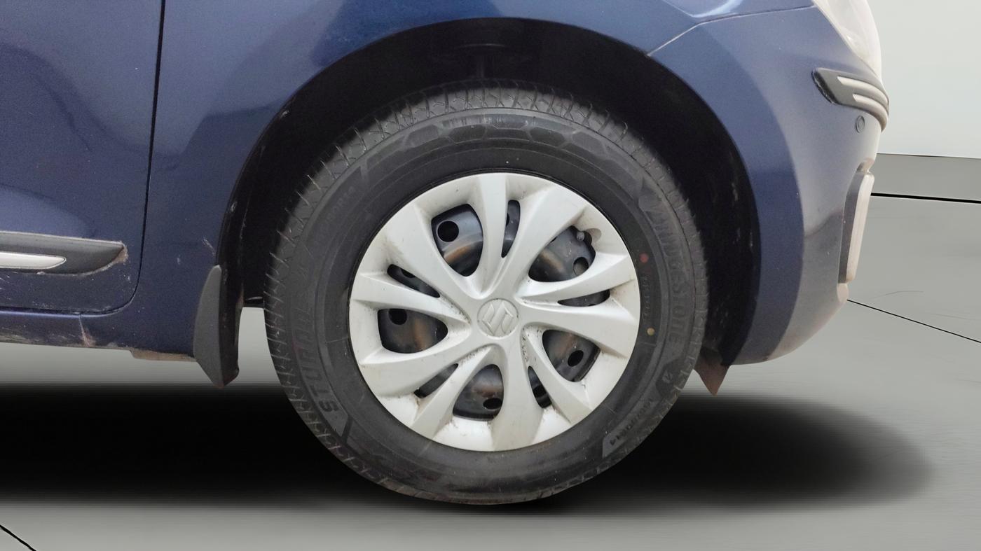 2022 Maruti Swift VXI AMT, Petrol, Automatic, 54,786 km, Right Front Wheel