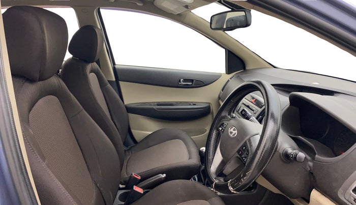 2013 Hyundai i20 ASTA 1.2, Petrol, Manual, 1,24,088 km, Right Side Front Door Cabin