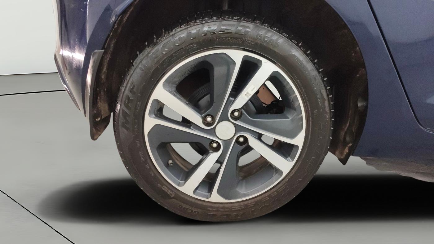 2024 Tata ALTROZ XZA + SUNROOF, Petrol, Automatic, 13,097 km, Right Rear Wheel