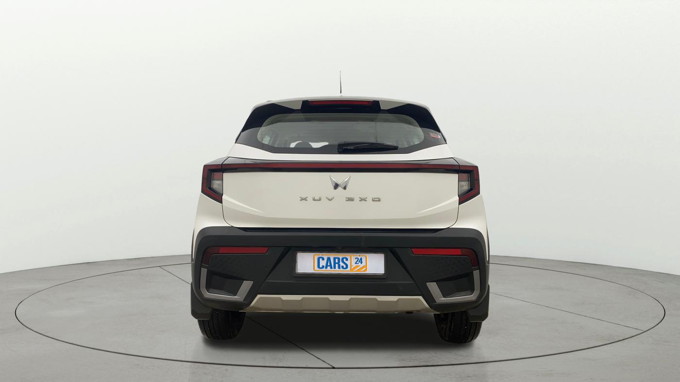 2024 Mahindra XUV 3XO AX5L 1.2 TGDi, Petrol, Manual, 2,456 km, Back/Rear