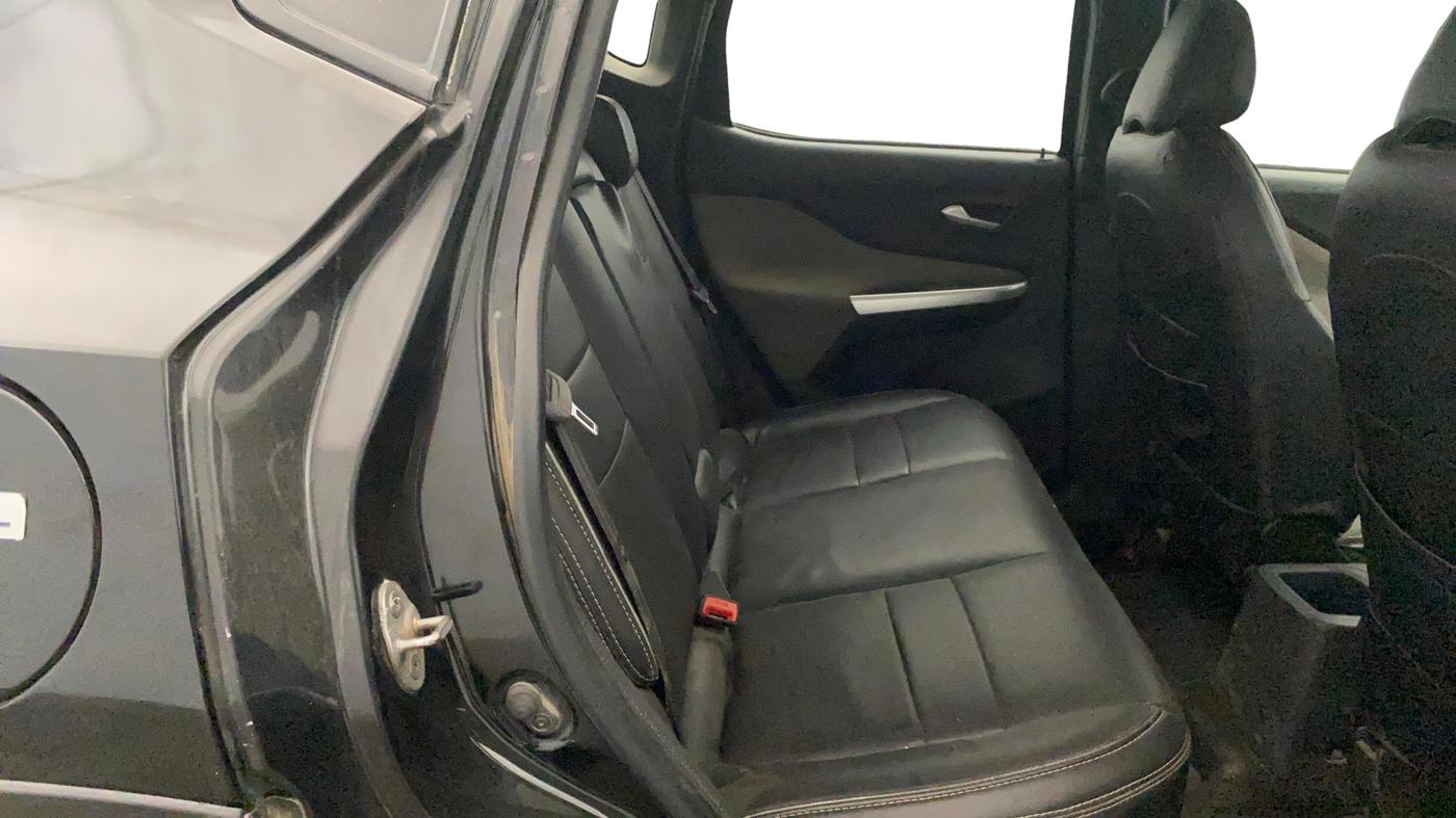 2022 Nissan MAGNITE XV MT, Petrol, Manual, 73,143 km, Right Side Rear Door Cabin