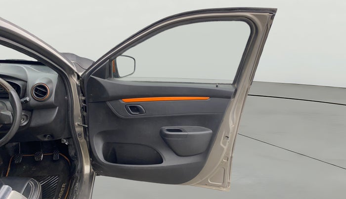 2017 Renault Kwid CLIMBER 1.0, Petrol, Manual, 70,982 km, RHS Front Door