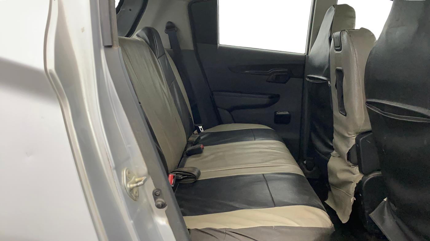 2019 Mahindra KUV 100 NXT K2 P 6 STR, Petrol, Manual, 45,633 km, Right Side Rear Door Cabin
