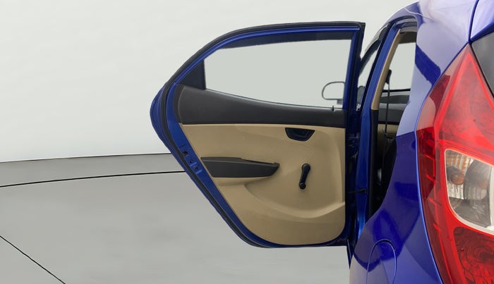 2014 Hyundai Eon MAGNA +, Petrol, Manual, 1,09,021 km, LHS Rear Door