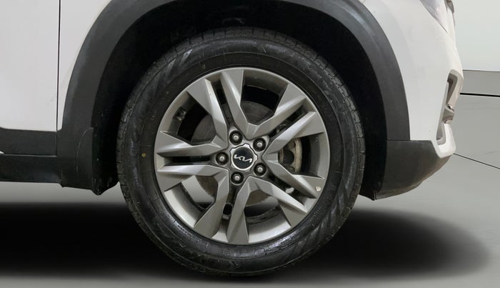 2022 KIA SELTOS HTX IVT 1.5 PETROL, Petrol, Automatic, 68,137 km, Right Front Wheel