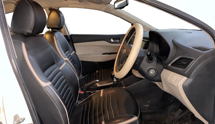 2018 Hyundai Verna 1.6 CRDI SX, Diesel, Manual, 1,20,885 km, Right Side Front Door Cabin