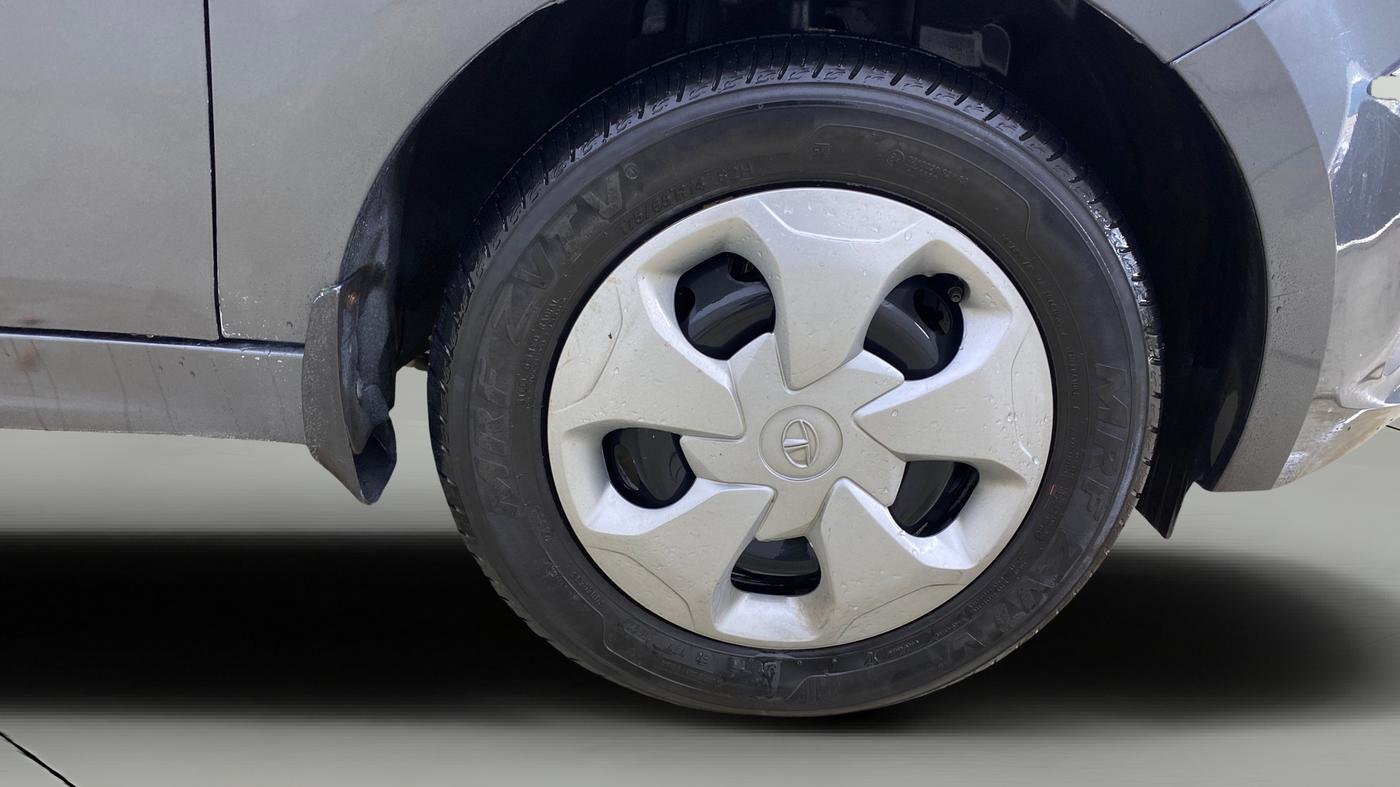 2022 Tata Tiago XT (O) PETROL, Petrol, Manual, 21,148 km, Right Front Wheel