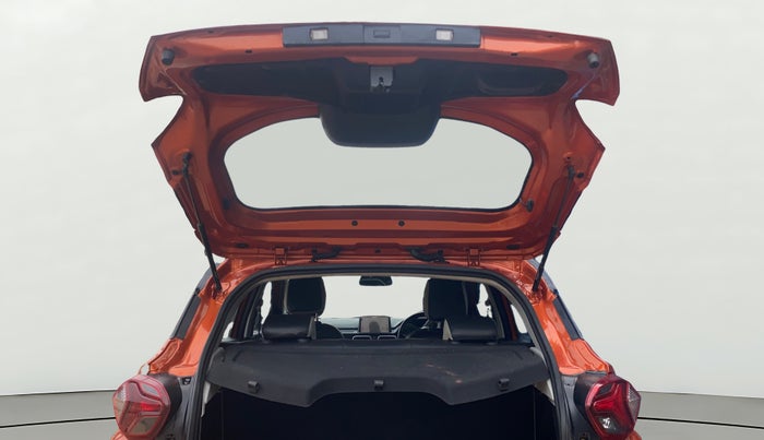 2023 Tata PUNCH CREATIVE  1.2 RTN DUAL TONE, Petrol, Manual, 40,258 km, Boot Door Open