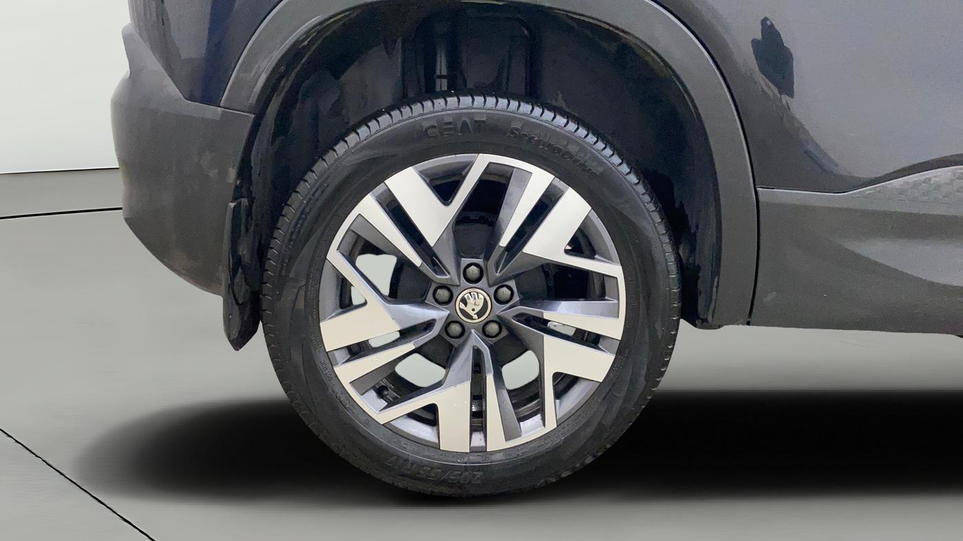 2025 Skoda Kylaq Prestige AT, Petrol, Automatic, 16,020 km, Right Rear Wheel