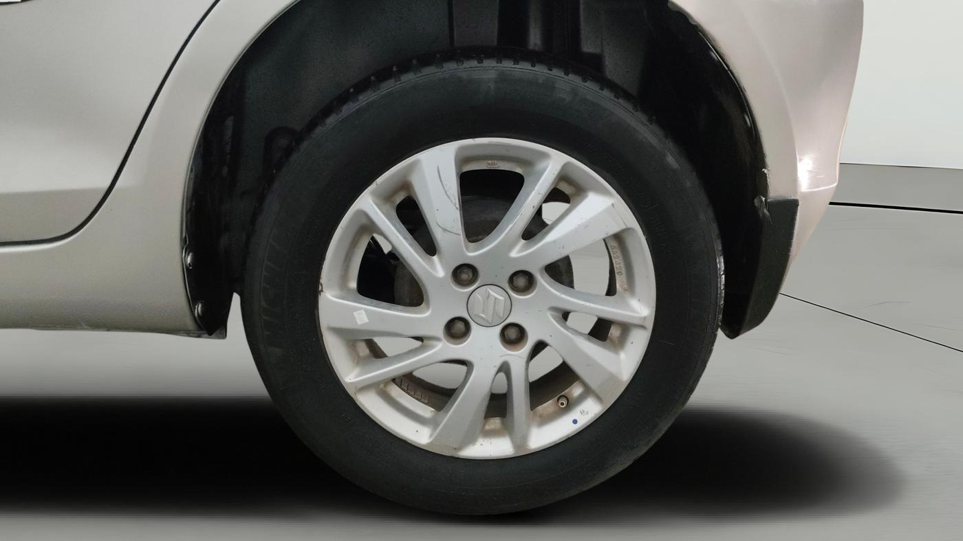 2014 Maruti Swift ZXI, Petrol, Manual, 57,910 km, Left Rear Wheel