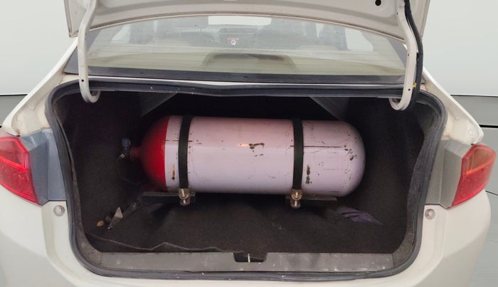 2015 Honda City 1.5L I-VTEC VX CVT, CNG, Automatic, 84,765 km, Boot Open Zoomed View