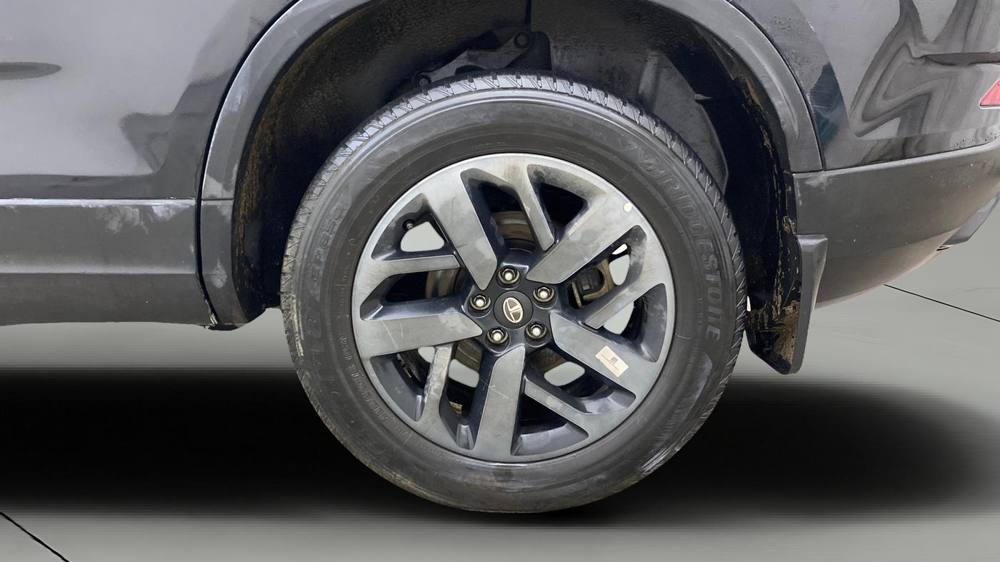 2023 Tata Safari XZA PLUS O DARK EDITION, Diesel, Automatic, 32,661 km, Left Rear Wheel