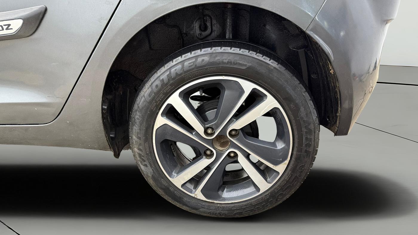 2023 Tata ALTROZ XZ CNG, CNG, Manual, 39,709 km, Left Rear Wheel