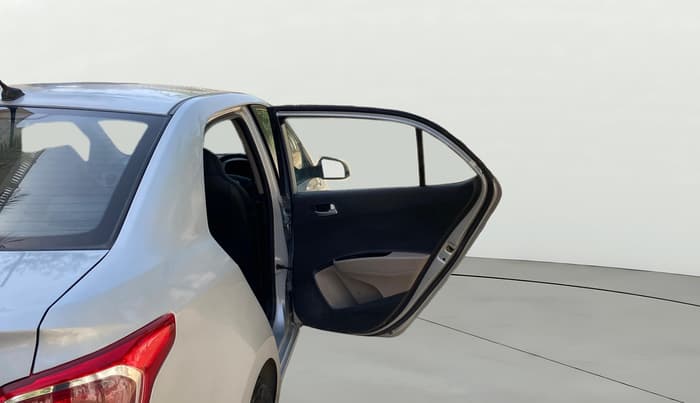 2015 Hyundai Xcent S 1.2, Petrol, Manual, 1,45,243 km, RHS Rear Door