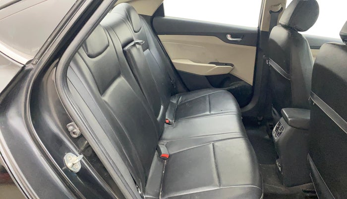 2018 Hyundai Verna 1.6 VTVT SX, Petrol, Manual, 75,371 km, Right Side Rear Door Cabin