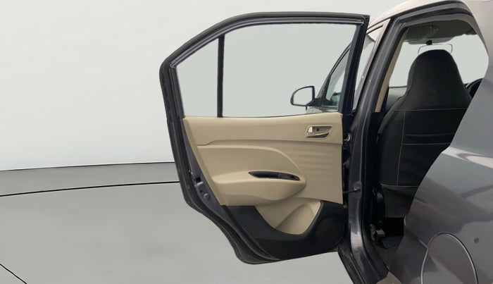 2018 Hyundai NEW SANTRO MAGNA CNG, CNG, Manual, 88,278 km, LHS Rear Door