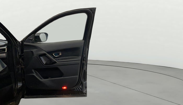 2022 Tata Safari XZ PLUS, Diesel, Manual, 48,294 km, RHS Front Door