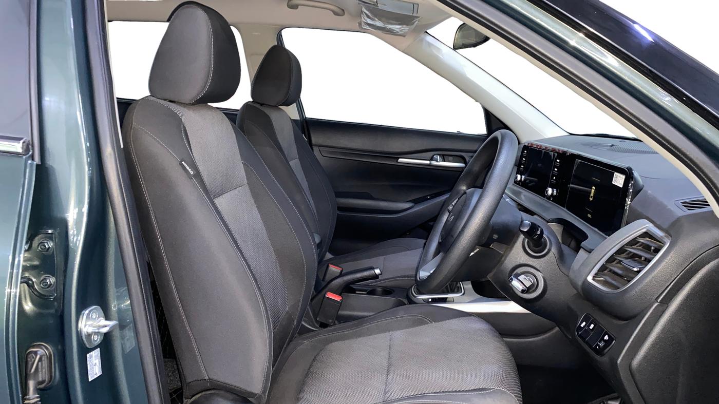 2023 KIA SELTOS  HTK 1.5 PETROL MT, Petrol, Manual, 15,174 km, Right Side Front Door Cabin