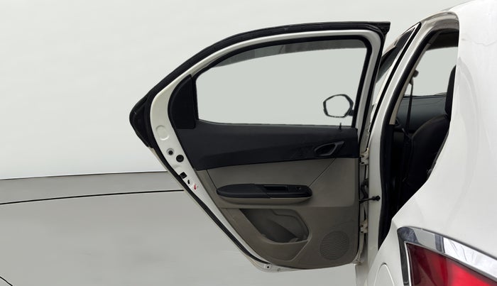 2019 Tata Tiago XZ PETROL, Petrol, Manual, 1,06,289 km, LHS Rear Door