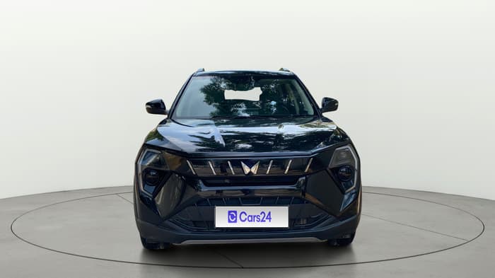 2025 Mahindra XUV 3XO AX5 1.2 L TCMPFi, Petrol, Manual, 16,974 km, Front
