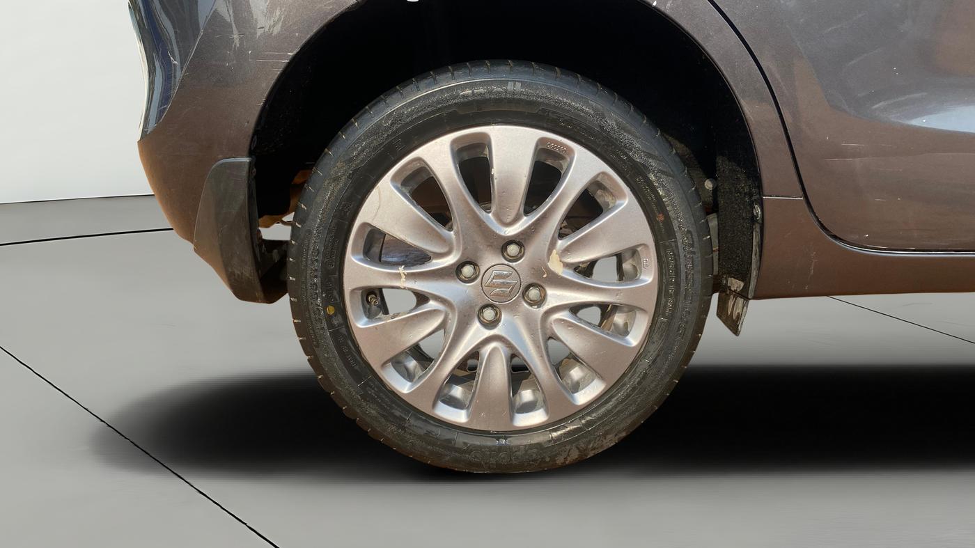 2017 Maruti Baleno ZETA PETROL 1.2, Petrol, Manual, 61,040 km, Right Rear Wheel