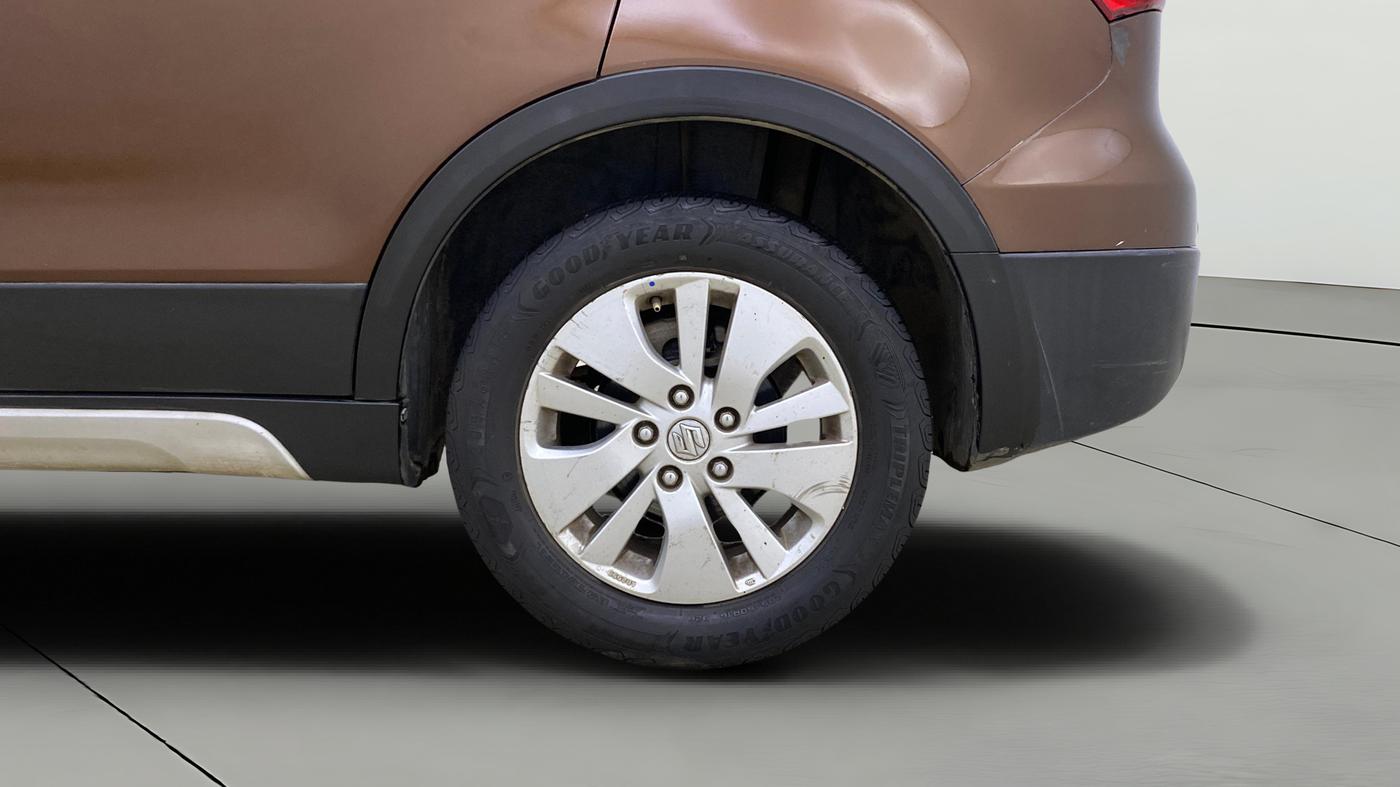 2015 Maruti S Cross ZETA 1.6, Diesel, Manual, 91,535 km, Left Rear Wheel