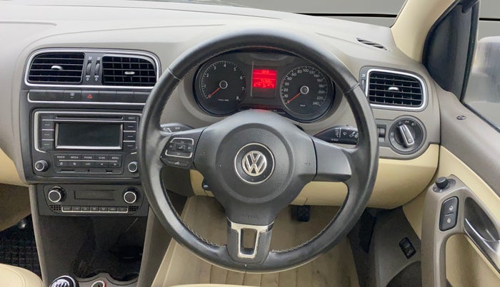 2013 Volkswagen Vento HIGHLINE 1.6 MPI, Petrol, Manual, 71,158 km, Steering Wheel Close Up