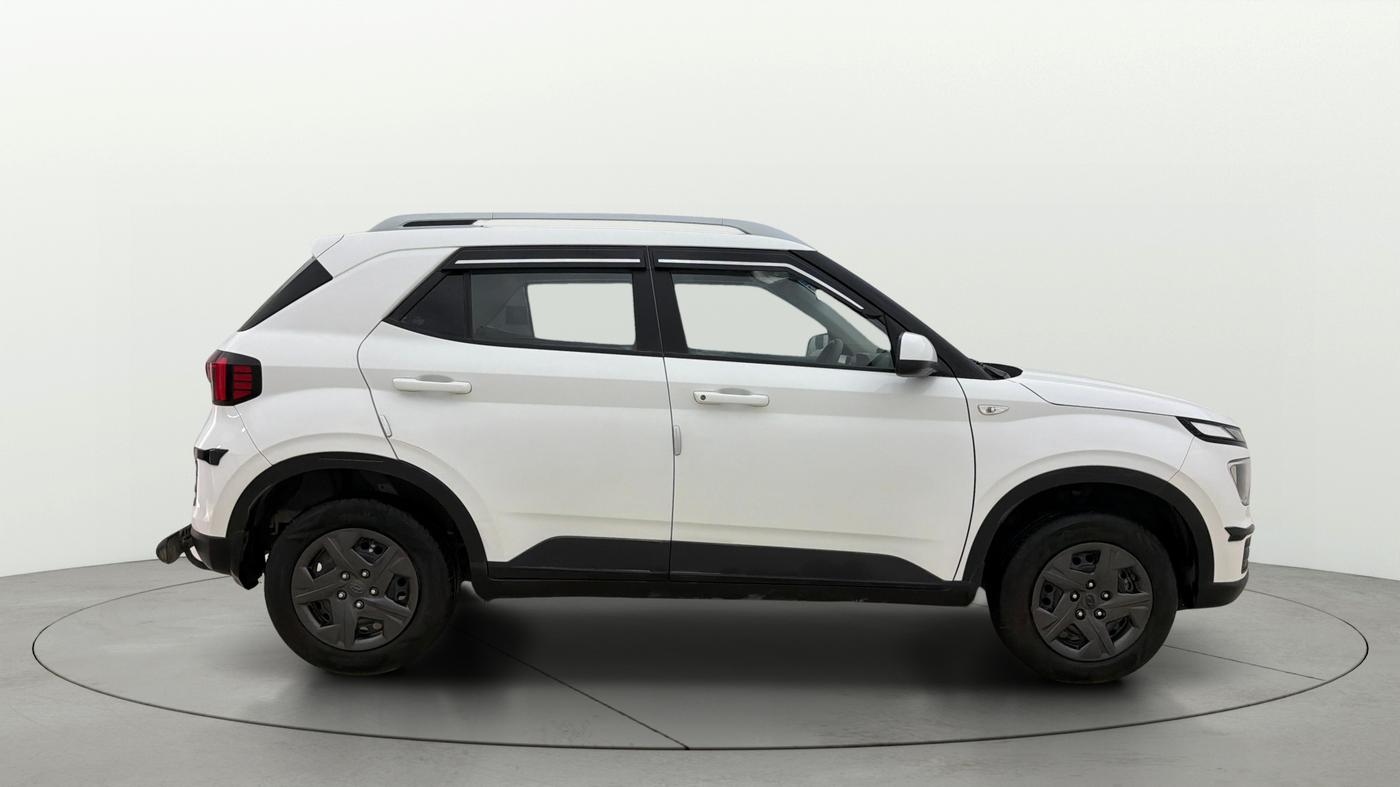 2025 Hyundai VENUE S 1.2, Petrol, Manual, 9,726 km, Right Side View