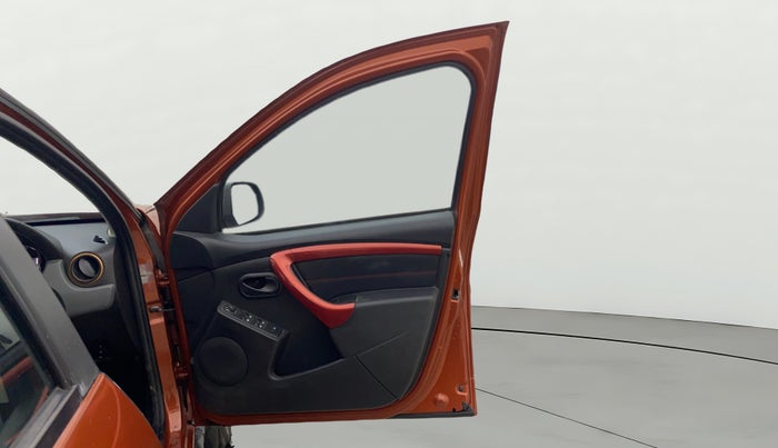 2017 Renault Duster RXS CVT, Petrol, Automatic, 50,487 km, RHS Front Door