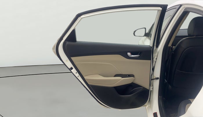 2017 Hyundai Verna 1.6 VTVT SX (O) AT, Petrol, Automatic, 39,750 km, LHS Rear Door