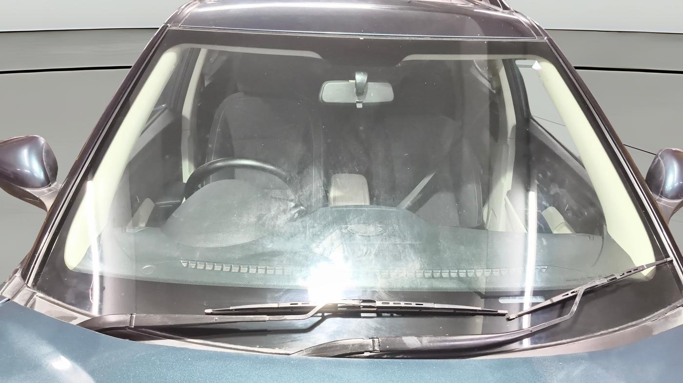 2023 Mahindra XUV300 W6 1.2 PETROL, Petrol, Manual, 36,754 km, Front Windshield
