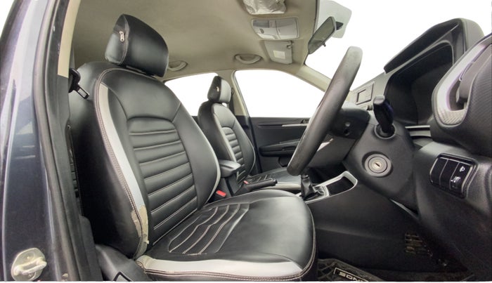 2020 KIA SONET HTK 1.2, Petrol, Manual, 90,237 km, Right Side Front Door Cabin