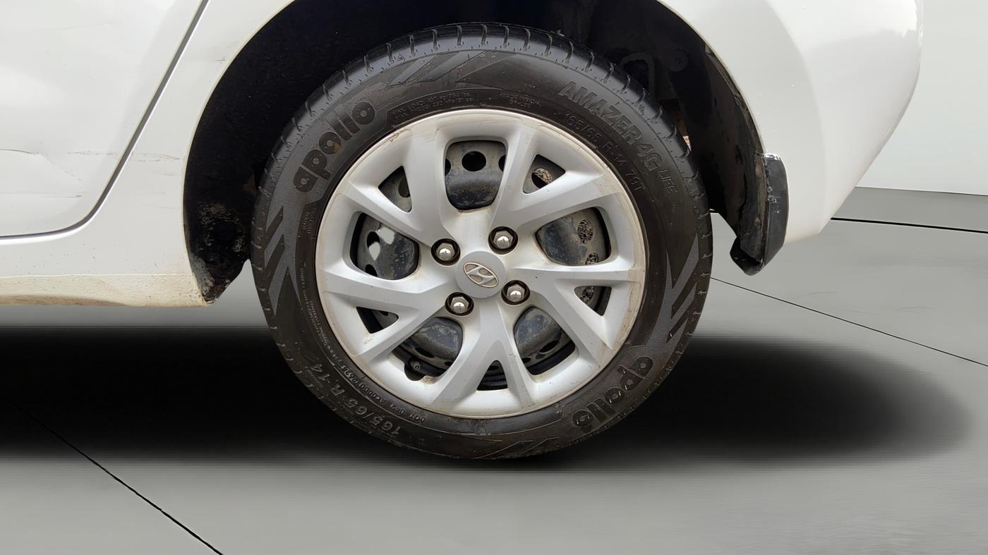 2017 Hyundai Grand i10 MAGNA AT 1.2 KAPPA VTVT, Petrol, Automatic, 53,296 km, Left Rear Wheel