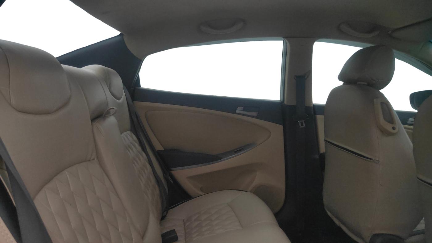 2015 Hyundai Verna FLUIDIC 4S 1.4 VTVT, Petrol, Manual, 89,680 km, Right Side Rear Door Cabin